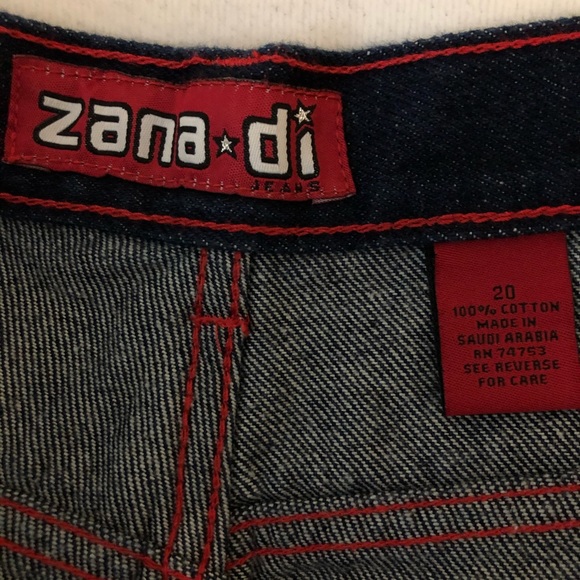 ⚡️NWOT⚡️ Zana Di Dark Wash Denim Shorts - Picture 4 of 5